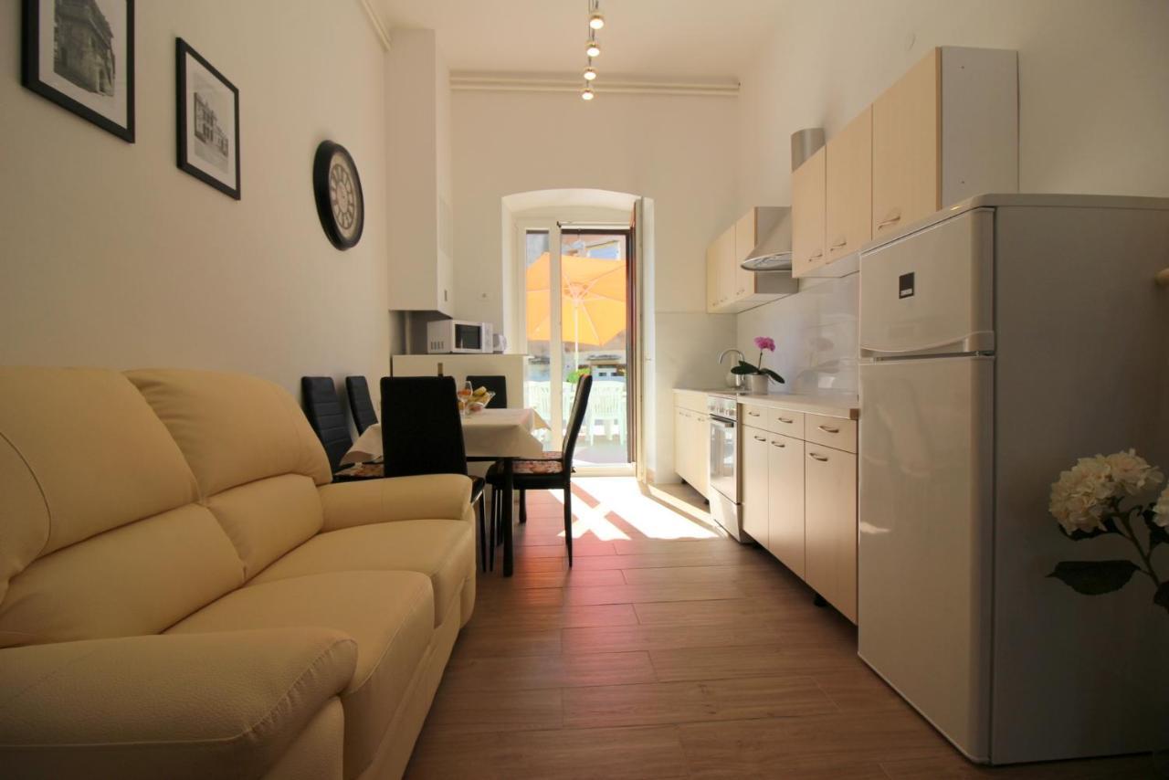 Apartment Old City Poreč Exteriör bild